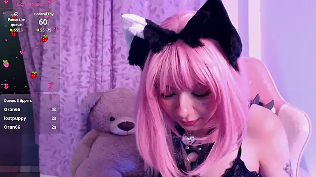 Snapshot of Alicedangerrr chatting on 09-13-25, 12:54 Alicedangerrr online show from 09-13-25, 12:54