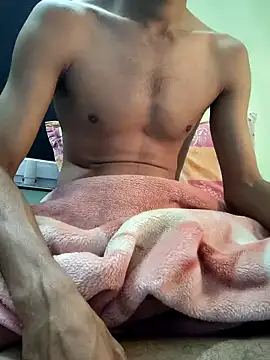 Snapshot of king_boy chatting on 12-30-24, 06:38 king boy online show from 12-30-24, 06:38