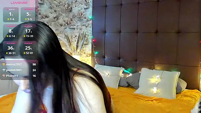 Snapshot of Mary_Walker chatting on 12-24-24, 04:11 Mary Walker online show from 12-24-24, 04:11