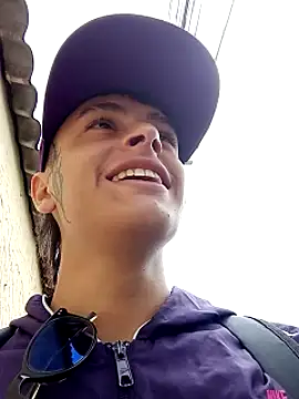 Cuervo maniaco online show from 12-15-24, 05:42