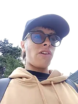 Cuervo maniaco online show from 12-17-24, 06:31