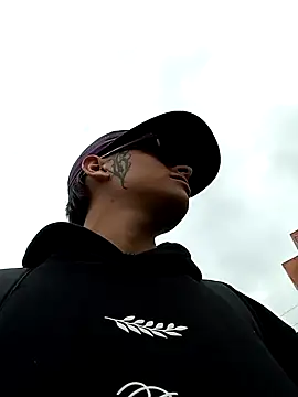 Cuervo maniaco online show from 12-27-24, 04:43