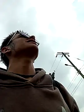 Cuervo maniaco online show from 03-15-25, 03:37