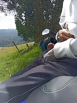 Snapshot of Cuervo_maniaco chatting on 11-21-25, 04:16 Cuervo maniaco online show from 11-21-25, 04:16