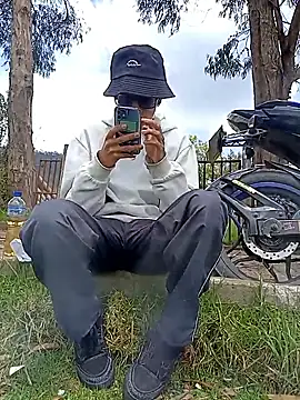 Snapshot of Cuervo_maniaco chatting on 02-14-26, 04:37 Cuervo maniaco online show from 02-14-26, 04:37