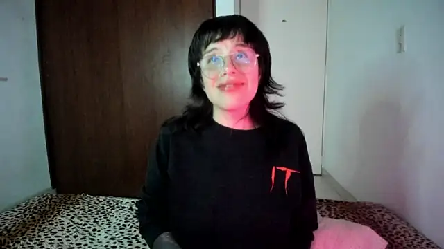 Snapshot of Lucyfx666 chatting on 09-30-25, 05:23 Lucyfx666 online show from 09-30-25, 05:23