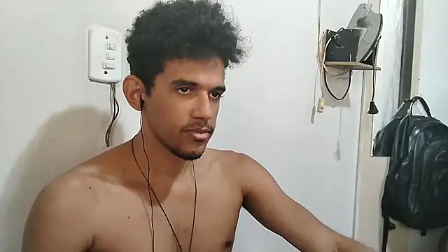 Snapshot of RenziTatte chatting on 10-12-25, 03:11 RenziTatte online show from 10-12-25, 03:11