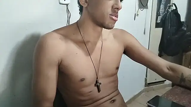 Snapshot of RenziTatte chatting on 11-05-25, 02:11 RenziTatte online show from 11-05-25, 02:11