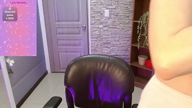 Snapshot of Manuela_bela chatting on 02-07-25, 11:23 Manuela bela online show from 02-07-25, 11:23