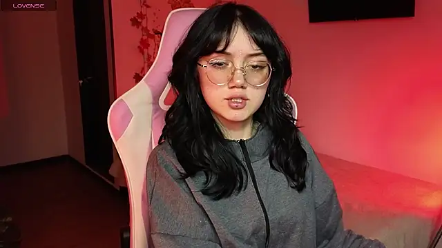 Snapshot of suzumi__ chatting on 12-05-24, 05:48 suzumi   online show from 12-05-24, 05:48