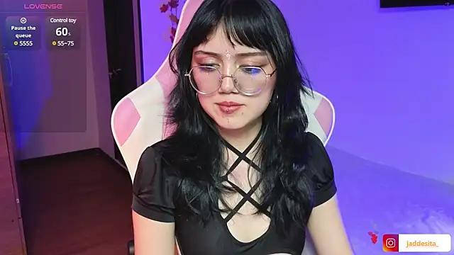 Snapshot of suzumi__ chatting on 12-27-24, 10:16 suzumi   online show from 12-27-24, 10:16