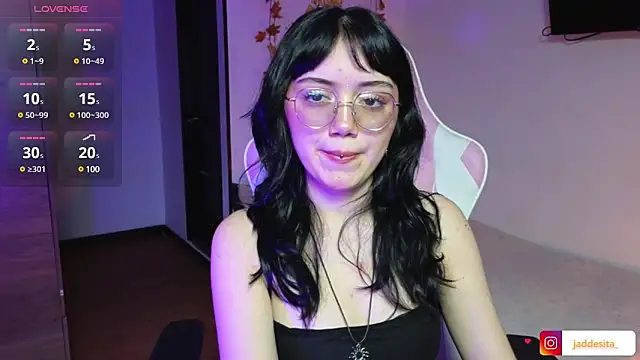 Snapshot of suzumi__ chatting on 01-06-25, 05:06 suzumi   online show from 01-06-25, 05:06