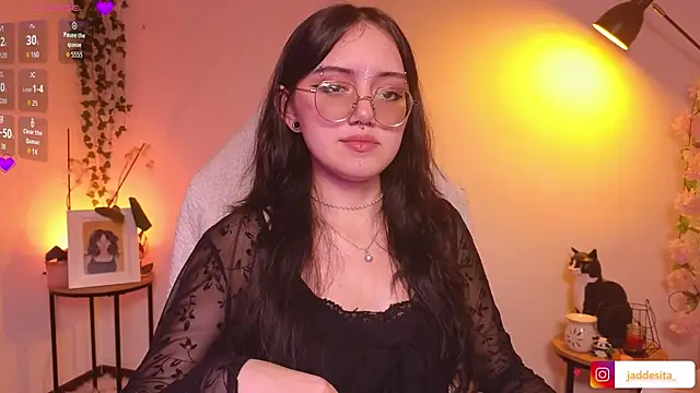 Snapshot of suzumi__ chatting on 10-22-25, 05:08 suzumi   online show from 10-22-25, 05:08