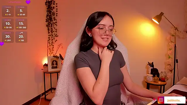 Snapshot of suzumi__ chatting on 10-24-25, 07:16 suzumi   online show from 10-24-25, 07:16