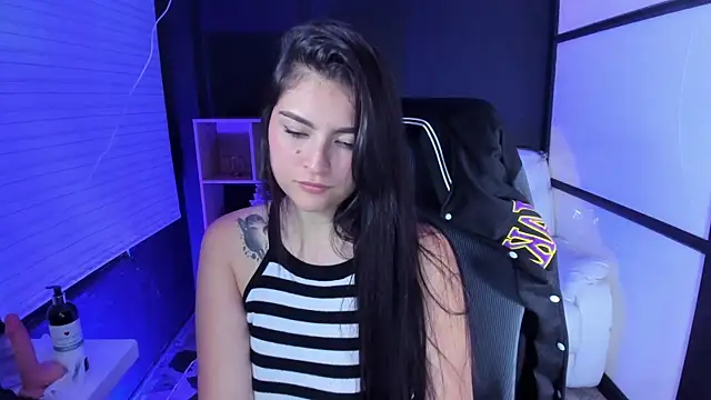 Snapshot of TifanyWhite_ chatting on 02-23-25, 11:04 TifanyWhite online show from 02-23-25, 11:04