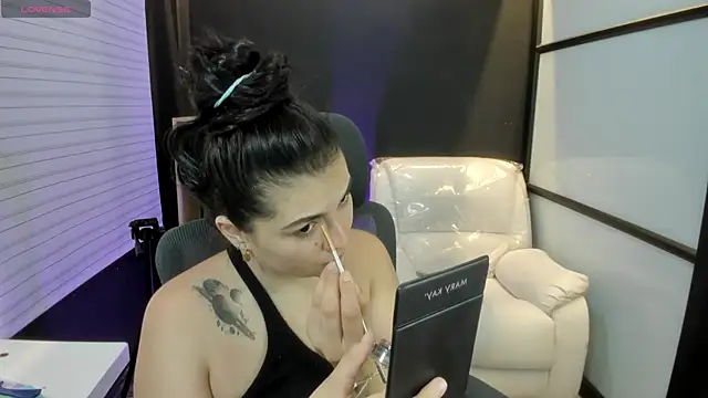 Snapshot of TifanyWhite_ chatting on 03-13-25, 08:43 TifanyWhite online show from 03-13-25, 08:43