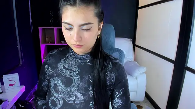 Snapshot of TifanyWhite_ chatting on 03-15-25, 11:17 TifanyWhite online show from 03-15-25, 11:17