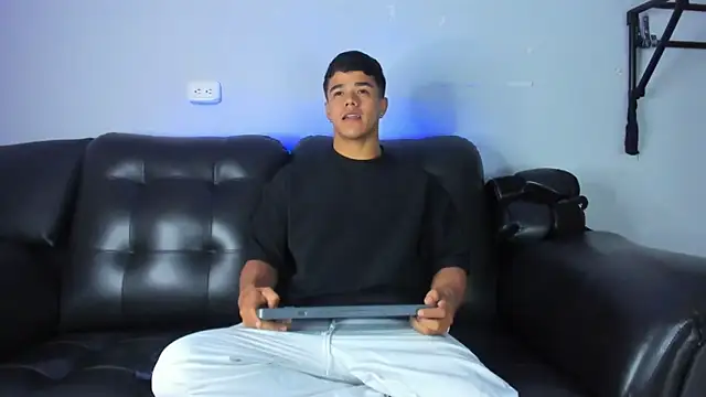 Rob saenz  online show from 02-06-25, 01:21