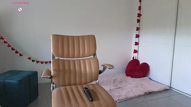 Snapshot of Sapphir3xoxo chatting on 02-12-25, 03:16 Sapphir3xoxo online show from 02-12-25, 03:16