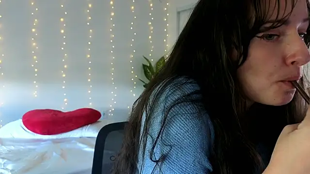 Sapphir3xoxo online show from 11-17-25, 06:46