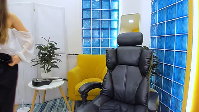 MaryannSoftt online show from 01-31-25, 04:38