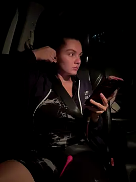 Snapshot of eva_y_marcelo chatting on 11-15-25, 11:32 eva y marcelo online show from 11-15-25, 11:32