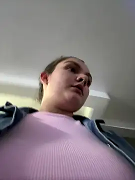 Snapshot of eva_y_marcelo chatting on 11-16-25, 11:43 eva y marcelo online show from 11-16-25, 11:43