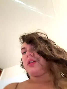 Snapshot of eva_y_marcelo chatting on 11-22-25, 12:15 eva y marcelo online show from 11-22-25, 12:15