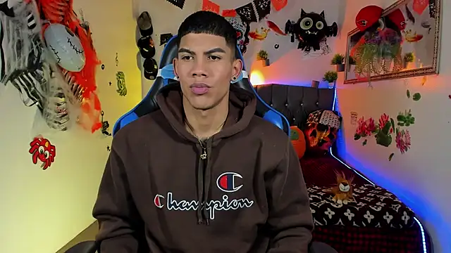 Snapshot of Damian_latinxxx chatting on 10-25-25, 03:14 Damian latinxxx online show from 10-25-25, 03:14