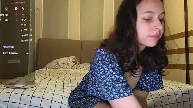 Snapshot of Agatha_Sade chatting on 02-12-25, 04:44 Agatha Sade online show from 02-12-25, 04:44