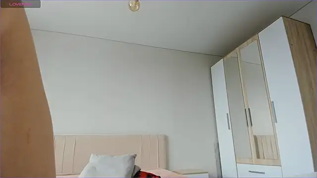 Snapshot of sweety_vikky chatting on 02-13-25, 03:29 sweety vikky online show from 02-13-25, 03:29