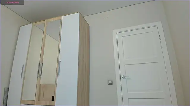 Snapshot of sweety_vikky chatting on 03-12-25, 12:20 sweety vikky online show from 03-12-25, 12:20