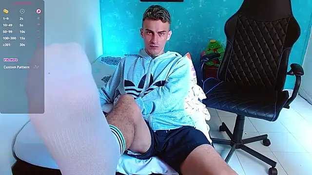 Snapshot of bray_hotboy777 chatting on 12-05-24, 03:06 bray hotboy777 online show from 12-05-24, 03:06