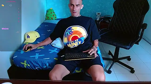 Snapshot of bray_hotboy777 chatting on 12-22-24, 08:47 bray hotboy777 online show from 12-22-24, 08:47