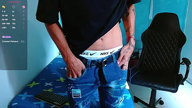 Snapshot of bray_hotboy777 chatting on 12-27-24, 03:04 bray hotboy777 online show from 12-27-24, 03:04