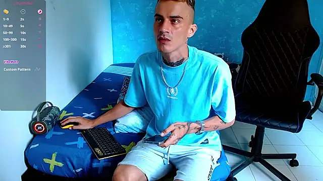 Snapshot of bray_hotboy777 chatting on 01-25-25, 03:20 bray hotboy777 online show from 01-25-25, 03:20