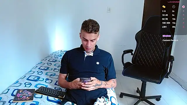 Snapshot of bray_hotboy777 chatting on 10-30-25, 03:57 bray hotboy777 online show from 10-30-25, 03:57