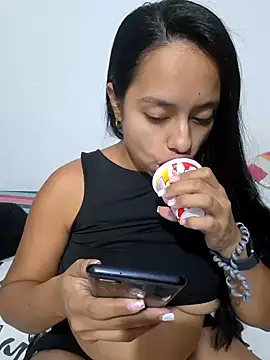 Snapshot of MarianaByanchi chatting on 12-28-24, 02:01 MarianaByanchi online show from 12-28-24, 02:01