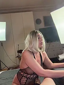 FoxyandTed online show from 03-25-26, 02:56