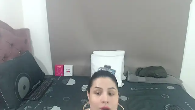Snapshot of kimberlyjamexxx chatting on 05-13-26, 12:52 kimberlyjamexxx online show from 05-13-26, 12:52