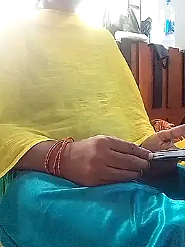 Snapshot of Tamil--Rani chatting on 01-05-25, 09:05 Tamil--Rani online show from 01-05-25, 09:05