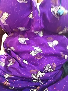 Snapshot of Tamil--Rani chatting on 02-15-25, 09:38 Tamil--Rani online show from 02-15-25, 09:38