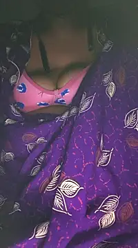 Snapshot of Tamil--Rani chatting on 02-15-25, 07:06 Tamil--Rani online show from 02-15-25, 07:06