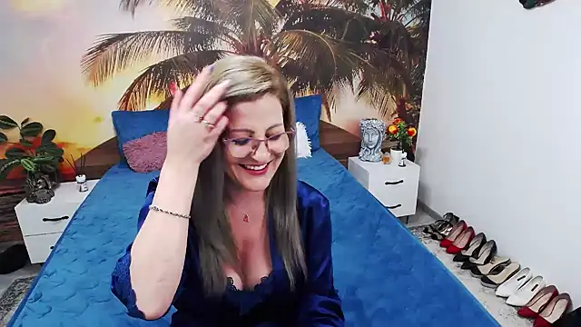 Snapshot of eviajoness chatting on 02-16-25, 04:42 eviajoness online show from 02-16-25, 04:42