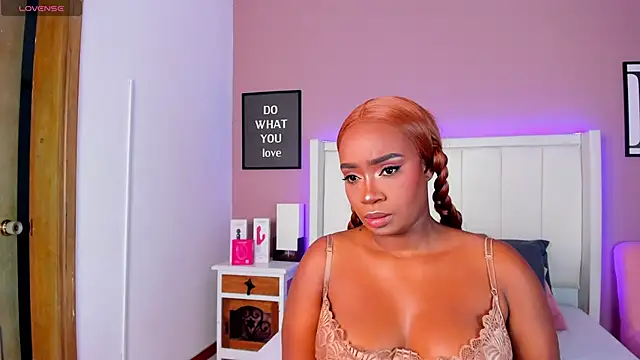 Britanymooree online show from 09-27-25, 06:46