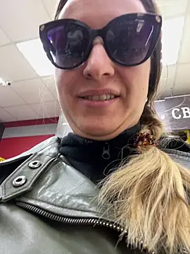 Snapshot of OlgaBuzzz chatting on 03-19-25, 06:46 OlgaBuzzz online show from 03-19-25, 06:46