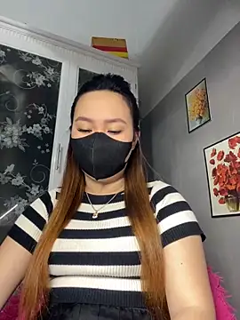Snapshot of Odette68 chatting on 09-19-25, 01:51 Odette68 online show from 09-19-25, 01:51
