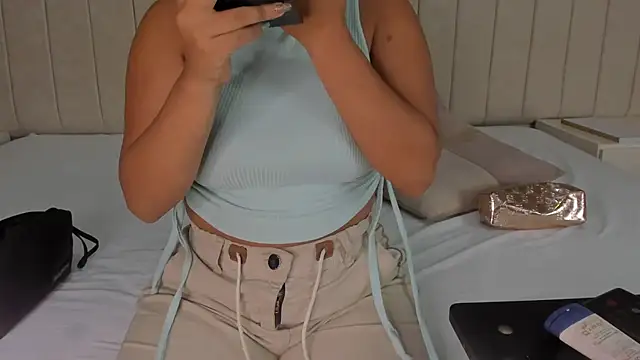 Littleolivia  online show from 02-25-25, 01:17