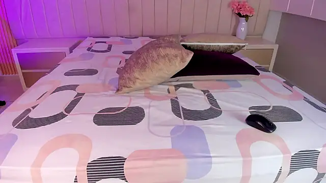 Littleolivia  online show from 03-21-26, 03:15