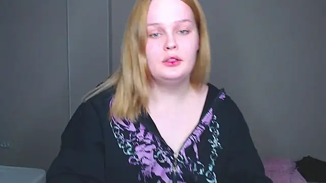 Snapshot of rozzhaos8 chatting on 02-14-25, 08:15 rozzhaos8 online show from 02-14-25, 08:15